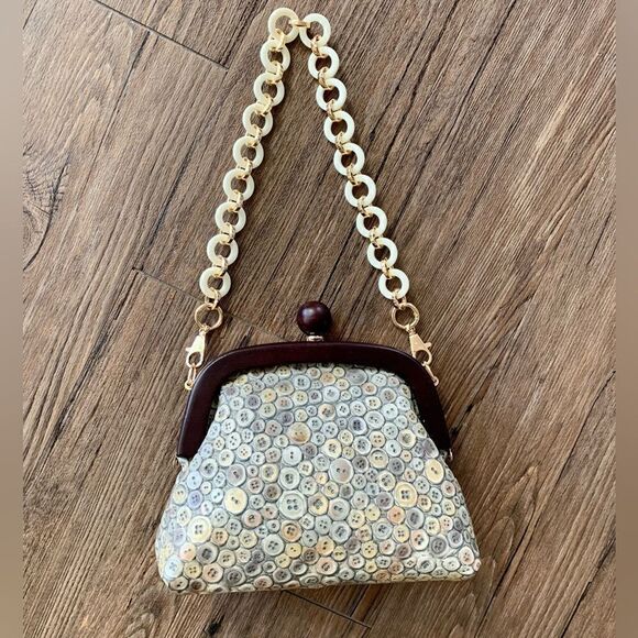 Handmade Genuine Leather Relief Button Pattern Push-lock Clutch/Crossbody - Picture 1 of 16